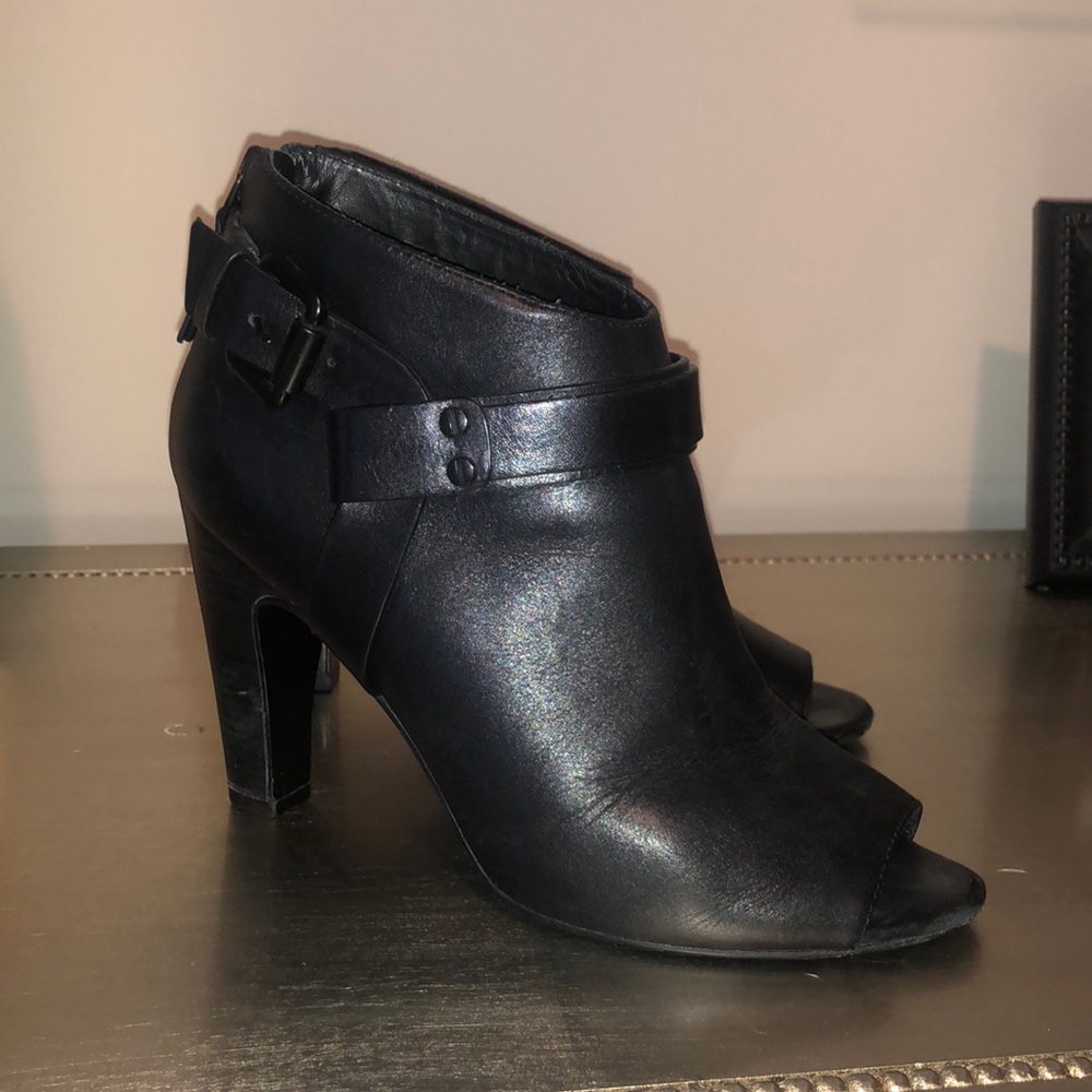 Vince Camuto Signature collection boot | size 7